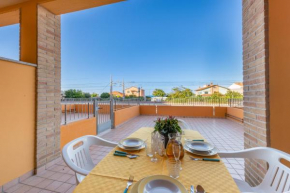 Apartment with Terrace & Parking near the Sea